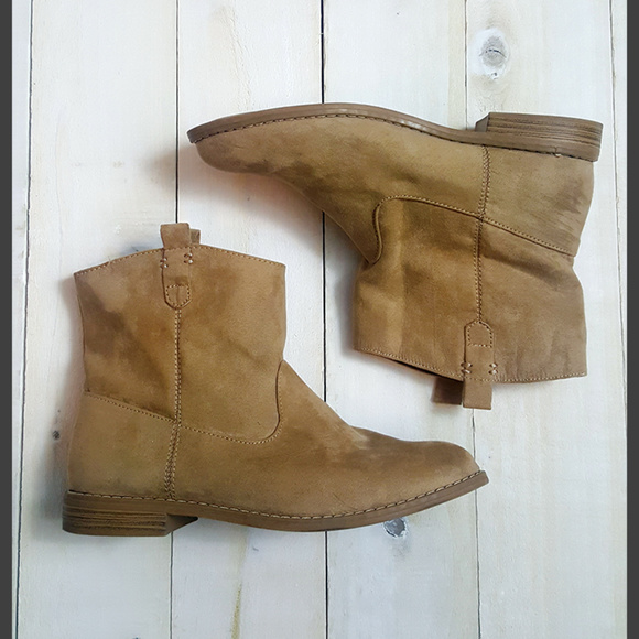 Old Navy Shoes - Womens Size 8 Ankle Boots Old Navy Suede